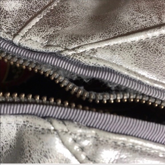 Lululemon silver duffel bag - Picture 3 of 8